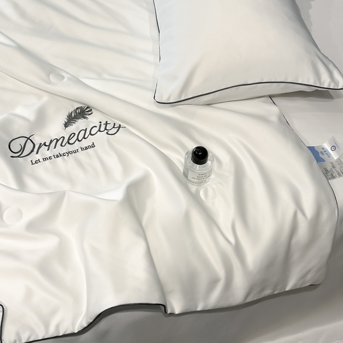 91家纺网 家纺一手货源 找家纺 牛牛家纺 2025新款水洗真丝刺绣夏被夏凉被空调被四件套 梦羽-本白