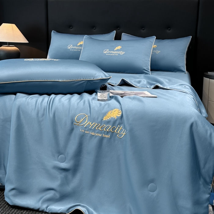 91家纺网 家纺一手货源 找家纺 牛牛家纺 2025新款水洗真丝刺绣夏被夏凉被空调被四件套 梦羽-宾利蓝