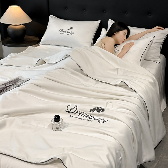 91家纺网 家纺一手货源 找家纺 牛牛家纺 2025新款水洗真丝刺绣夏被夏凉被空调被四件套 梦羽-本白