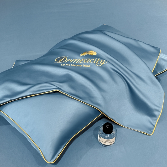 91家纺网 家纺一手货源 找家纺 牛牛家纺 2025新款水洗真丝刺绣夏被夏凉被空调被四件套 梦羽-宾利蓝