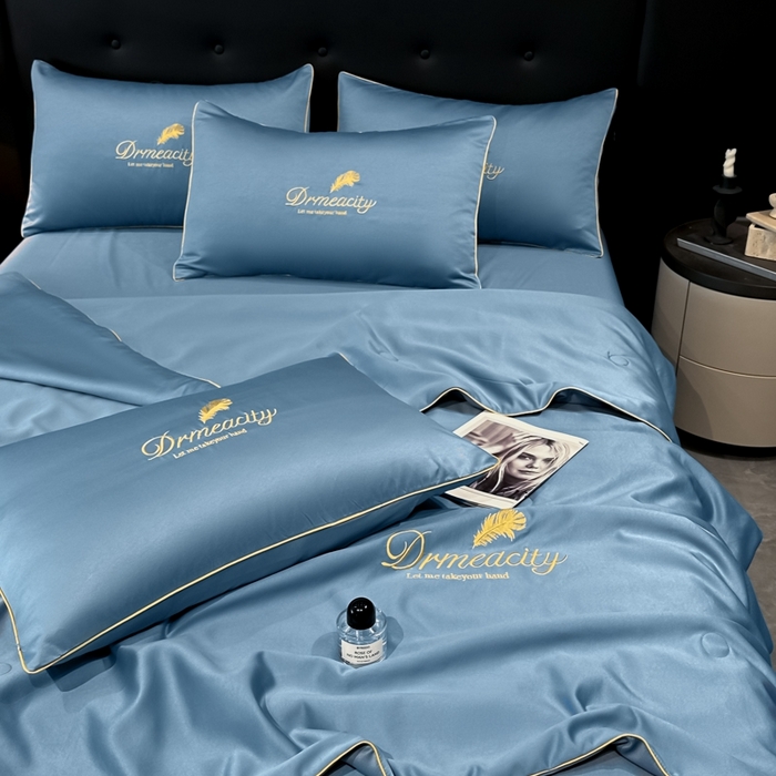 91家纺网 家纺一手货源 找家纺 牛牛家纺 2025新款水洗真丝刺绣夏被夏凉被空调被四件套 梦羽-宾利蓝