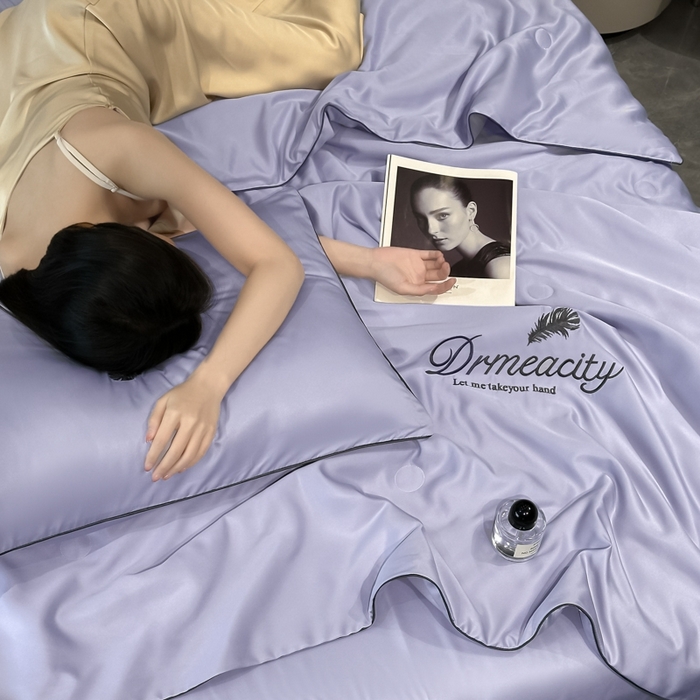 91家纺网 家纺一手货源 找家纺 牛牛家纺 2025新款水洗真丝刺绣夏被夏凉被空调被四件套 梦羽-星黛紫