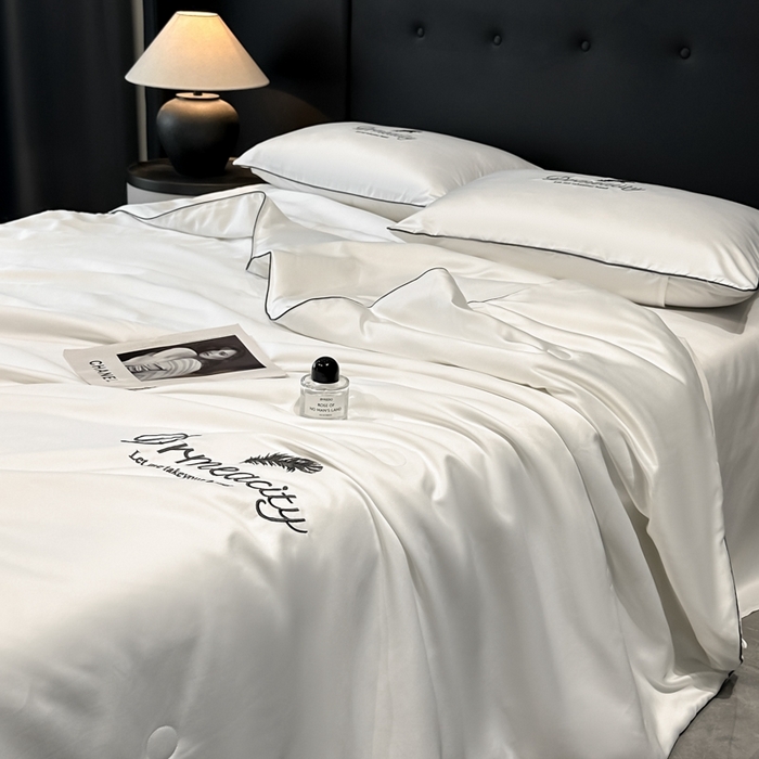 91家纺网 家纺一手货源 找家纺 牛牛家纺 2025新款水洗真丝刺绣夏被夏凉被空调被四件套 梦羽-本白