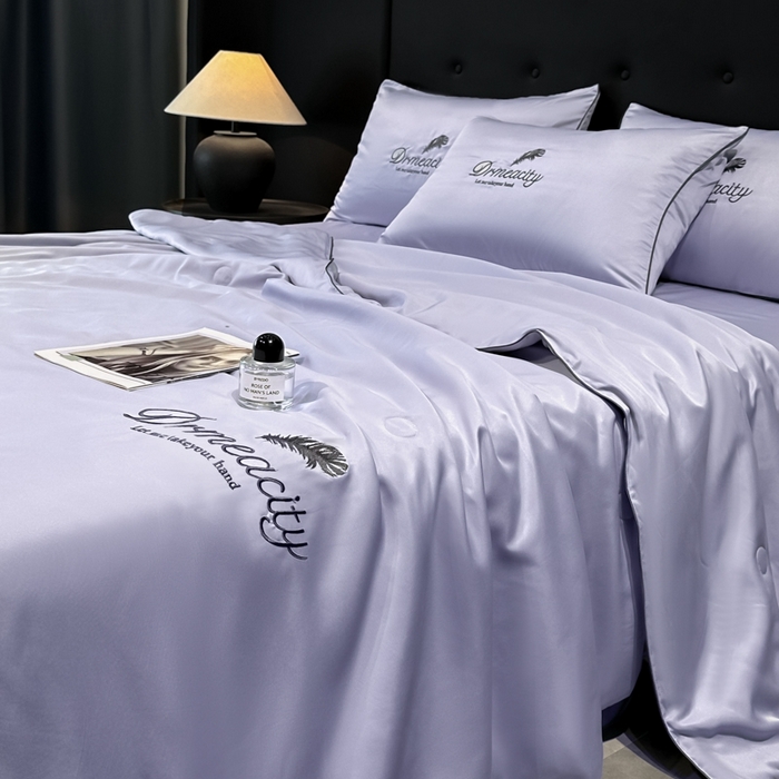 91家纺网 家纺一手货源 找家纺 牛牛家纺 2025新款水洗真丝刺绣夏被夏凉被空调被四件套 梦羽-星黛紫