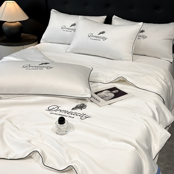 91家纺网 家纺一手货源 找家纺 牛牛家纺 2025新款水洗真丝刺绣夏被夏凉被空调被四件套 梦羽-本白