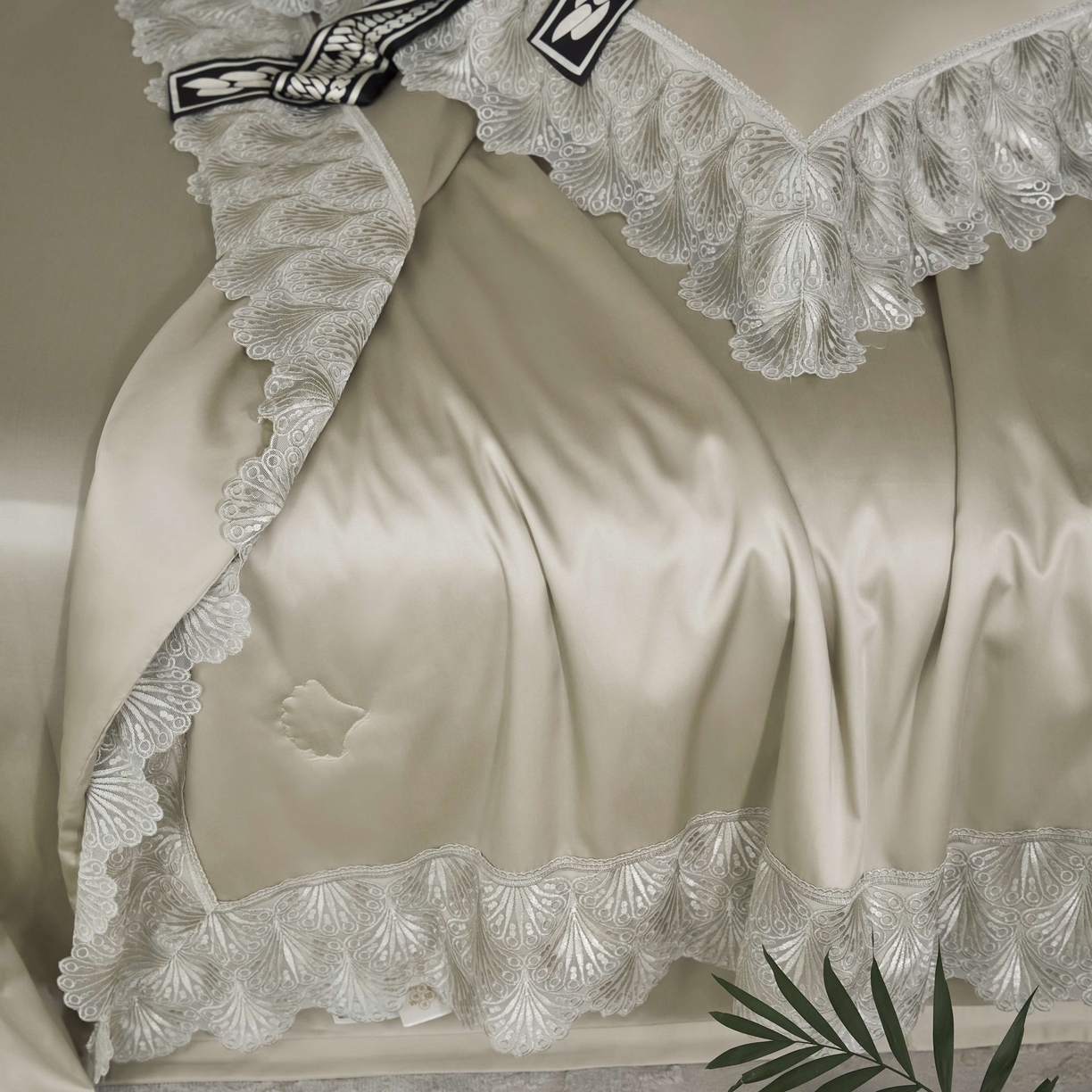 91家纺网 家纺一手货源 找家纺 （总）榻尚家居 2025春夏新款天丝棉蕾丝夏被夏凉被空调被床盖四件套-沐颜