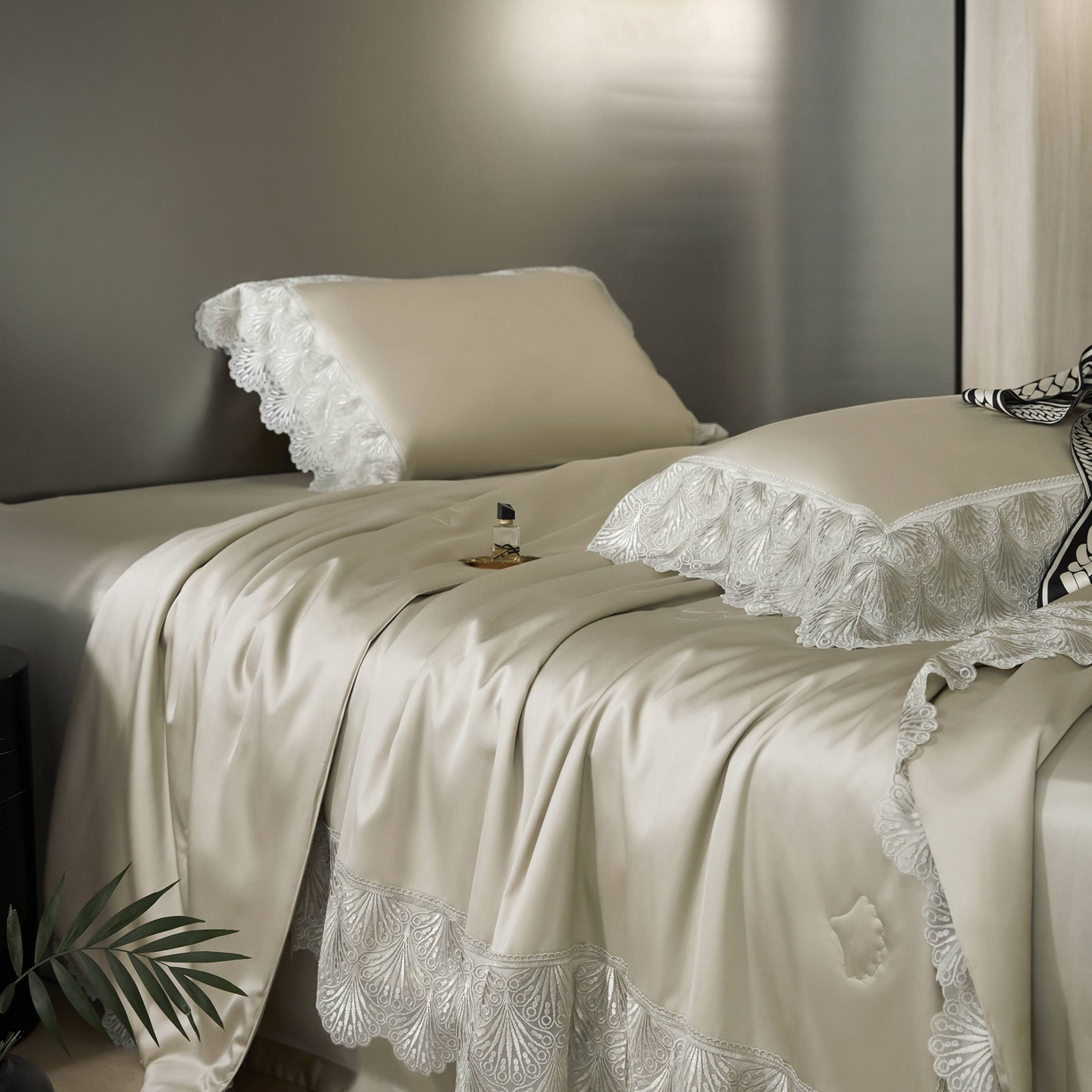 91家纺网 家纺一手货源 找家纺 榻尚家居 2025春夏新款天丝棉蕾丝夏被夏凉被空调被床盖四件套-沐颜 沐颜 金色