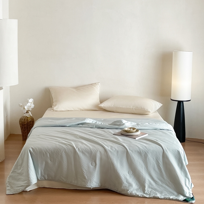 91家纺网 家纺一手货源 找家纺 茧羽世家 2025新款流光星熠系列小提花夏被被子被芯 点点兰