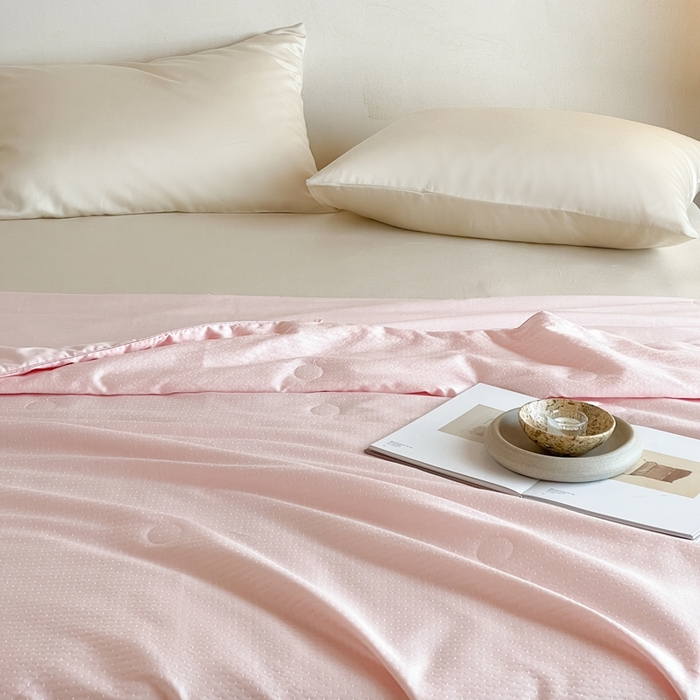 91家纺网 家纺一手货源 找家纺 茧羽世家 2025新款流光星熠系列小提花夏被被子被芯 点点粉