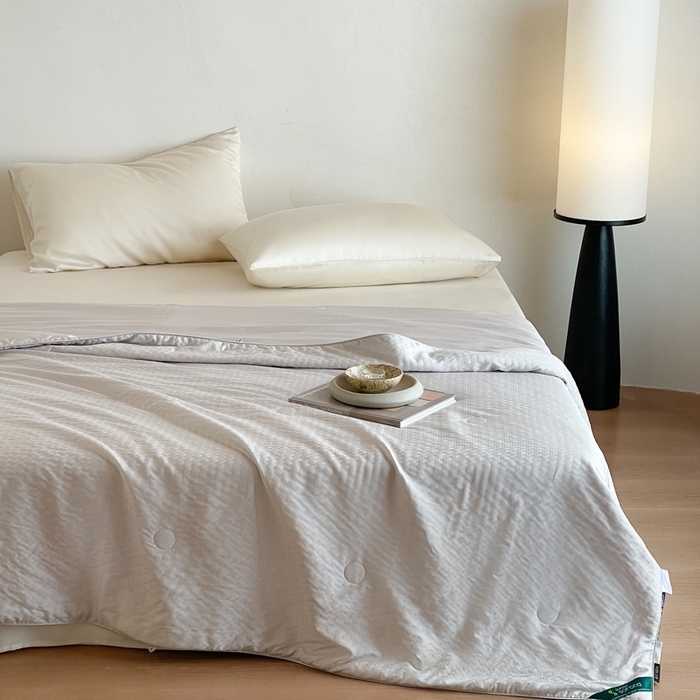 91家纺网 家纺一手货源 找家纺 茧羽世家 2025新款流光星熠系列小提花夏被被子被芯 凌格灰