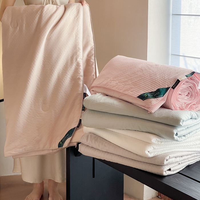 91家纺网 家纺一手货源 找家纺 茧羽世家 2025新款流光星熠系列小提花夏被被子被芯 组合