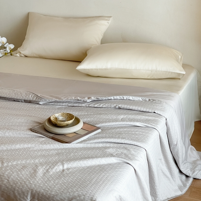 91家纺网 家纺一手货源 找家纺 茧羽世家 2025新款流光星熠系列小提花夏被被子被芯 凌格灰