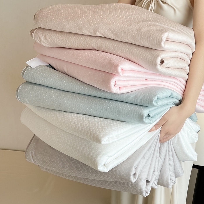 91家纺网 家纺一手货源 找家纺 茧羽世家 2025新款流光星熠系列小提花夏被被子被芯 组合