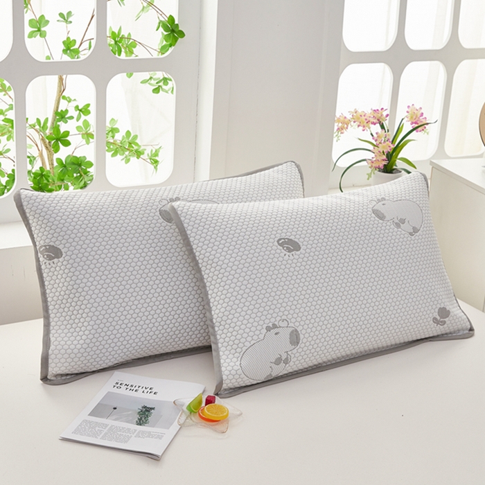 91家纺网 家纺一手货源 找家纺 翎盈家纺 2025新款夏季卡通凉感冰豆豆枕巾可水洗枕头巾单枕巾 卡皮巴拉灰52x76cm/只