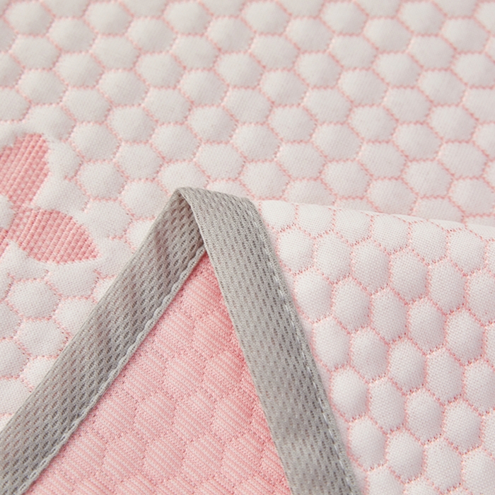 91家纺网 家纺一手货源 找家纺 翎盈家纺 2025新款夏季卡通凉感冰豆豆枕巾可水洗枕头巾单枕巾 小熊粉52x76cm/只