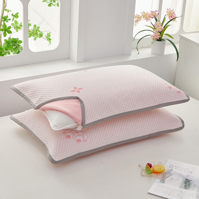 91家纺网 家纺一手货源 找家纺 翎盈家纺 2025新款夏季卡通凉感冰豆豆枕巾可水洗枕头巾单枕巾 小熊粉52x76cm/只