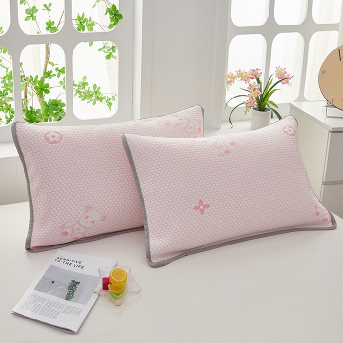 91家纺网 家纺一手货源 找家纺 翎盈家纺 2025新款夏季卡通凉感冰豆豆枕巾可水洗枕头巾单枕巾 小熊粉52x76cm/对