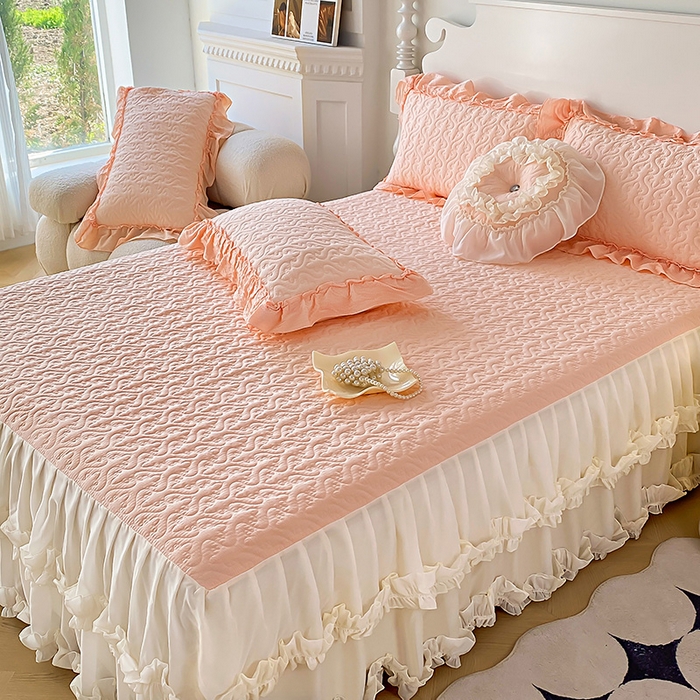 91家纺网 家纺一手货源 找家纺 （总）花香四季家纺 2025新款法式夹棉绗缝床裙单件三件套蕾丝公主风-可可甜心