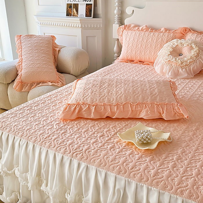 91家纺网 家纺一手货源 找家纺 （总）花香四季家纺 2025新款法式夹棉绗缝床裙单件三件套蕾丝公主风-可可甜心