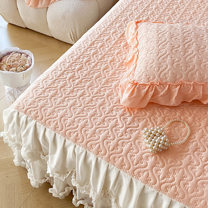 91家纺网 家纺一手货源 找家纺 （总）花香四季家纺 2025新款法式夹棉绗缝床裙单件三件套蕾丝公主风-可可甜心