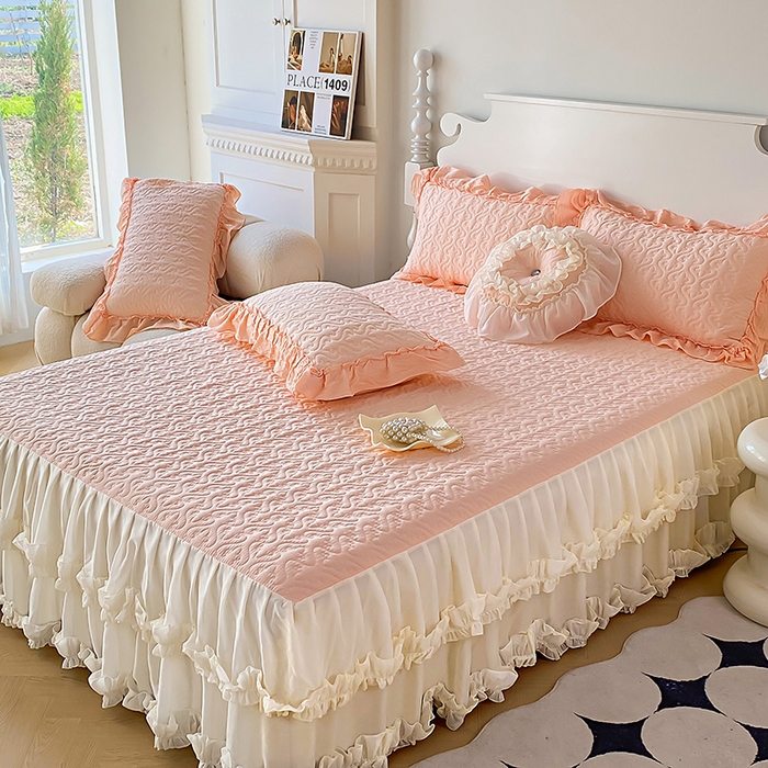 91家纺网 家纺一手货源 找家纺 花香四季家纺 2025新款法式夹棉绗缝床裙单件三件套蕾丝公主风-可可甜心 可可甜心-玉