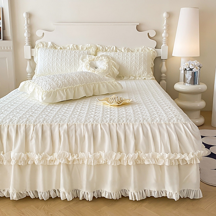 91家纺网 家纺一手货源 找家纺 花香四季家纺 2025新款法式夹棉绗缝床裙单件三件套蕾丝公主风-可可甜心 可可甜心-白