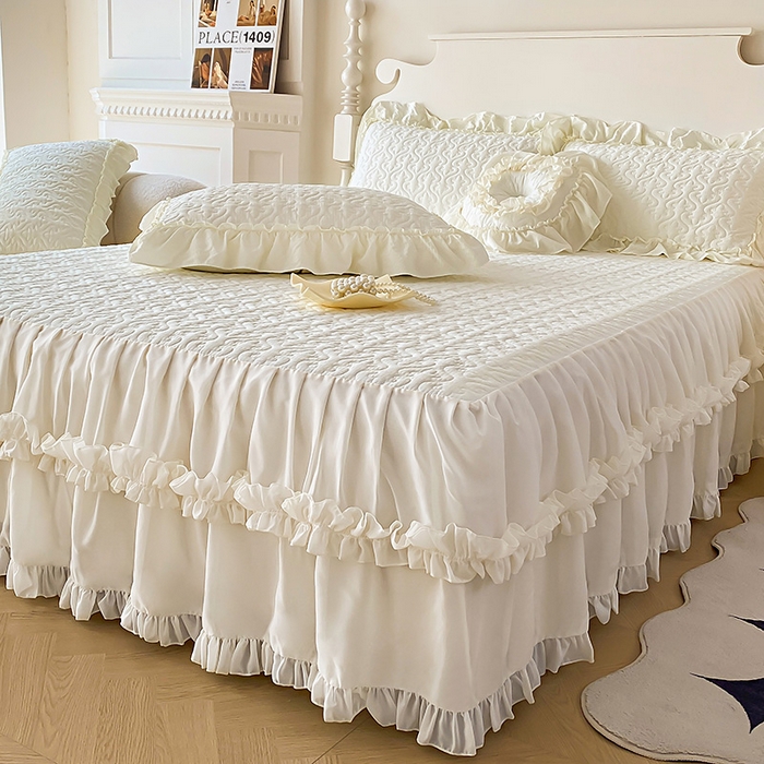 91家纺网 家纺一手货源 找家纺 花香四季家纺 2025新款法式夹棉绗缝床裙单件三件套蕾丝公主风-可可甜心 可可甜心-白