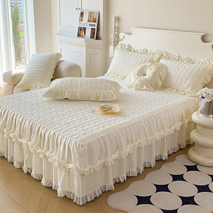 91家纺网 家纺一手货源 找家纺 花香四季家纺 2025新款法式夹棉绗缝床裙单件三件套蕾丝公主风-可可甜心 可可甜心-白