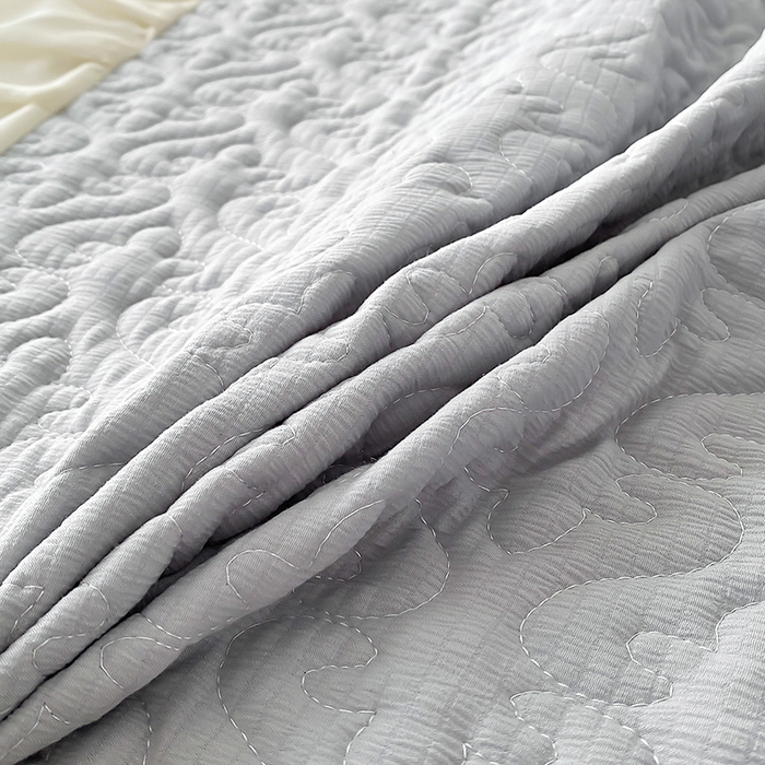 91家纺网 家纺一手货源 找家纺 花香四季家纺 2025新款法式夹棉绗缝床裙单件三件套蕾丝公主风-可可甜心 可可甜心-灰