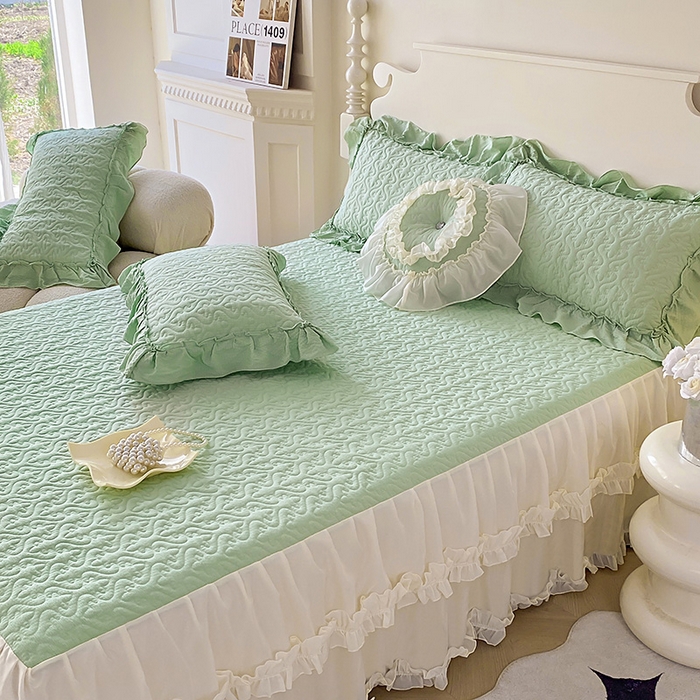 91家纺网 家纺一手货源 找家纺 花香四季家纺 2025新款法式夹棉绗缝床裙单件三件套蕾丝公主风-可可甜心 可可甜心-绿