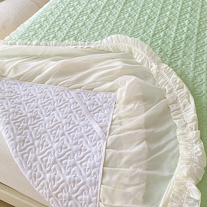 91家纺网 家纺一手货源 找家纺 花香四季家纺 2025新款法式夹棉绗缝床裙单件三件套蕾丝公主风-可可甜心 可可甜心-绿