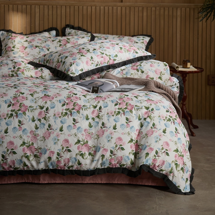 91家纺网 家纺一手货源 找家纺 蓝邻家纺 2025新款全棉纯棉双层纱绉绉花边四件套系列 花漾流年