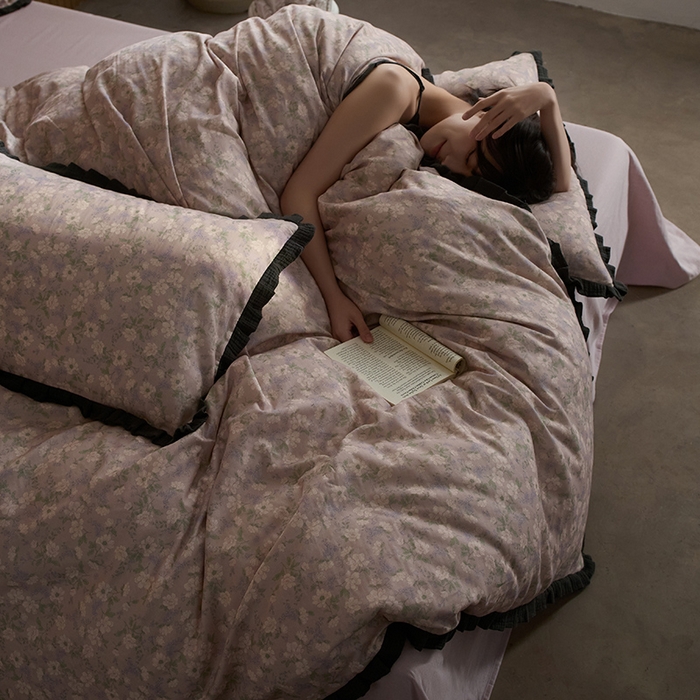 91家纺网 家纺一手货源 找家纺 蓝邻家纺 2025新款全棉纯棉双层纱绉绉花边四件套系列 采薇