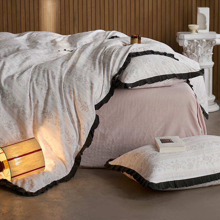 91家纺网 家纺一手货源 找家纺 蓝邻家纺 2025新款全棉纯棉双层纱绉绉花边四件套系列 独步春