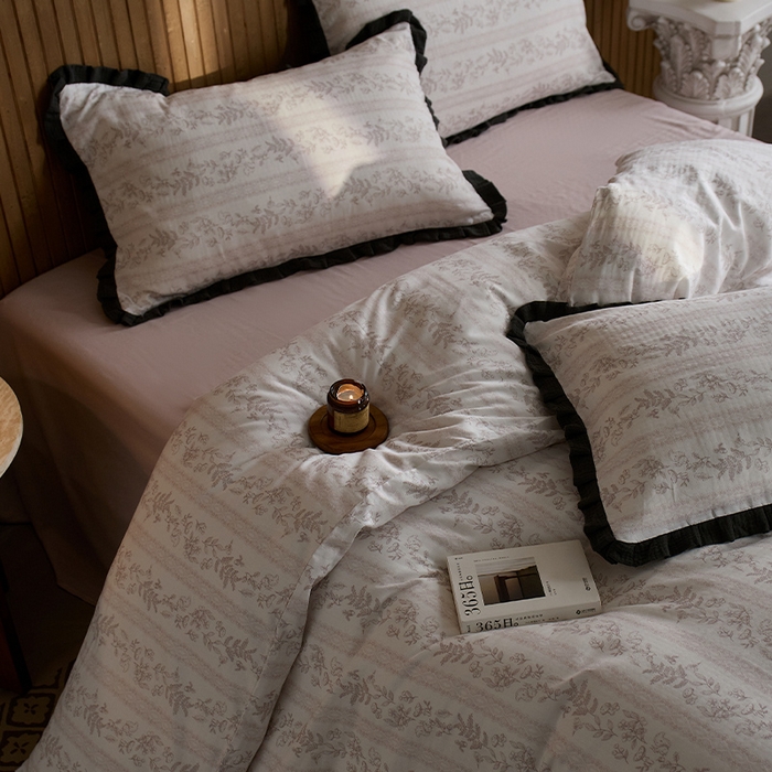 91家纺网 家纺一手货源 找家纺 蓝邻家纺 2025新款全棉纯棉双层纱绉绉花边四件套系列 独步春