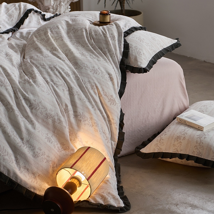 91家纺网 家纺一手货源 找家纺 蓝邻家纺 2025新款全棉纯棉双层纱绉绉花边四件套系列 独步春