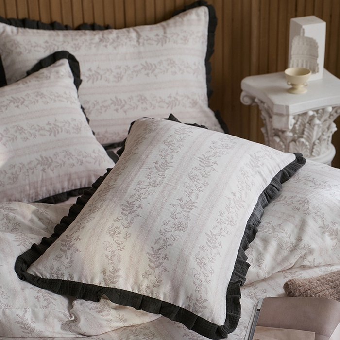 91家纺网 家纺一手货源 找家纺 蓝邻家纺 2025新款全棉纯棉双层纱绉绉花边四件套系列 独步春