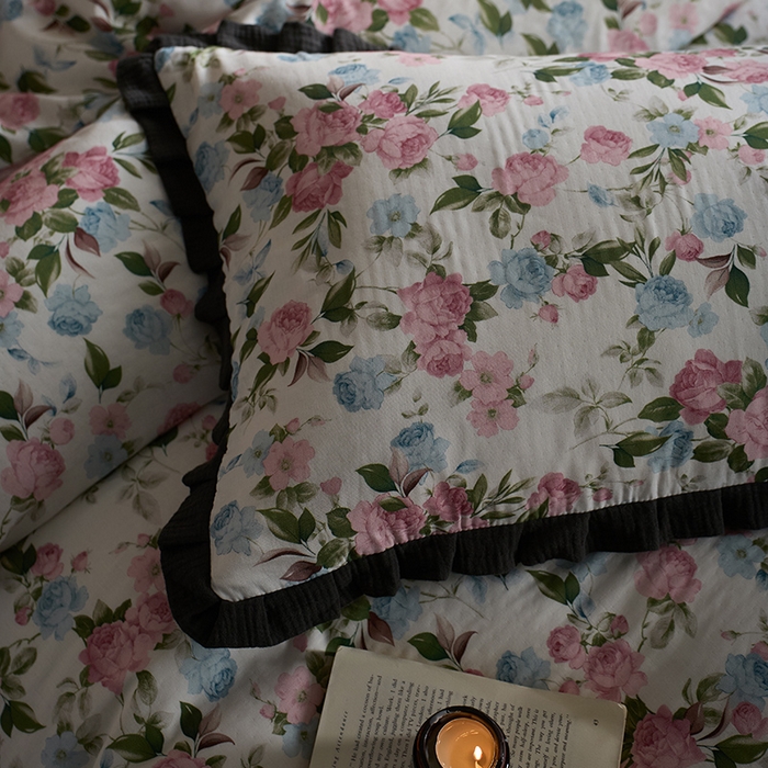 91家纺网 家纺一手货源 找家纺 蓝邻家纺 2025新款全棉纯棉双层纱绉绉花边四件套系列 花漾流年