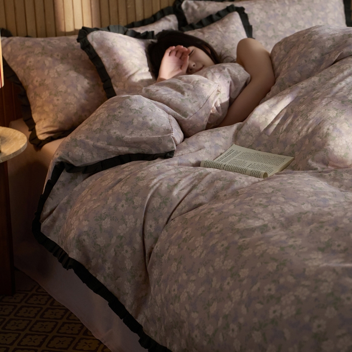 91家纺网 家纺一手货源 找家纺 蓝邻家纺 2025新款全棉纯棉双层纱绉绉花边四件套系列 采薇