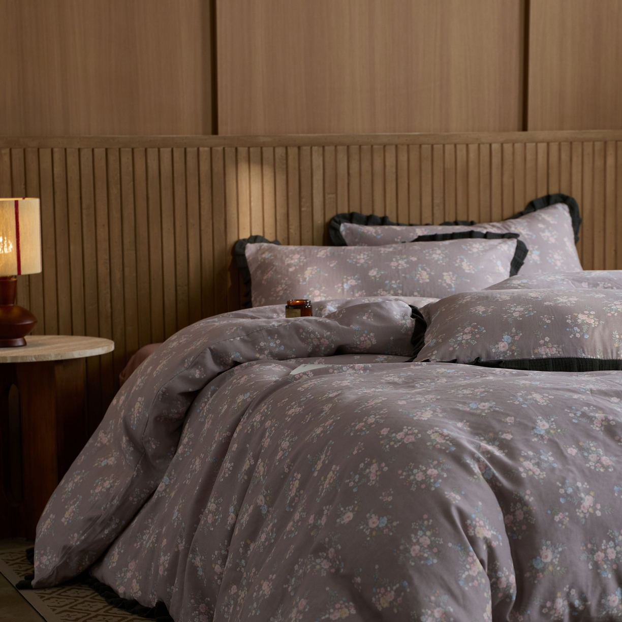 91家纺网 家纺一手货源 找家纺 蓝邻家纺 2025新款全棉纯棉双层纱绉绉花边四件套系列 摇拽生姿-红