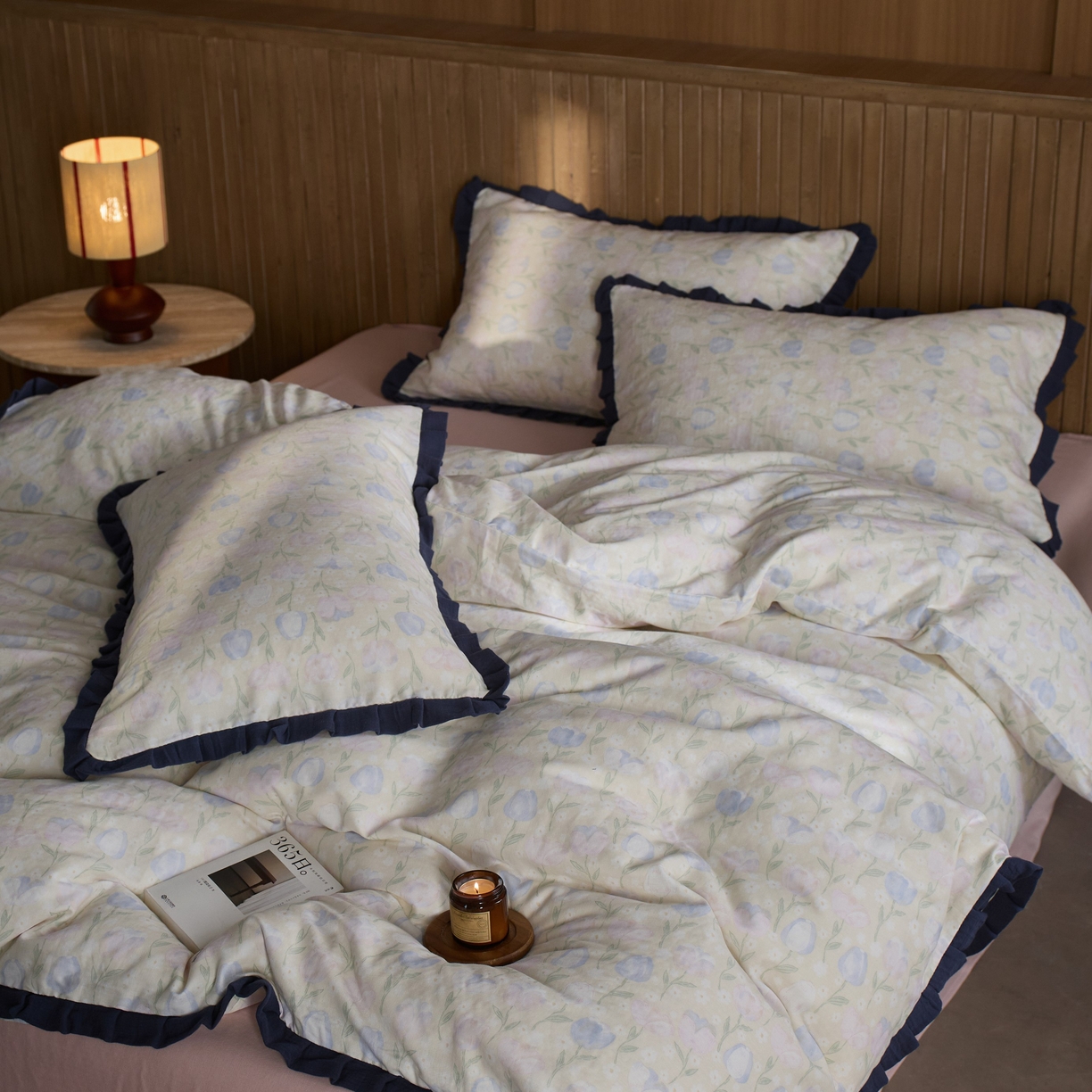 91家纺网 家纺一手货源 找家纺 蓝邻家纺 2025新款全棉纯棉双层纱绉绉花边四件套系列 郁金花海