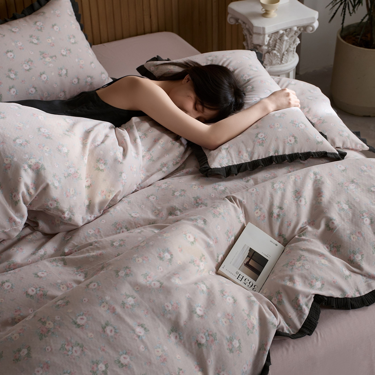 91家纺网 家纺一手货源 找家纺 蓝邻家纺 2025新款全棉纯棉双层纱绉绉花边四件套系列 美丽人生-红