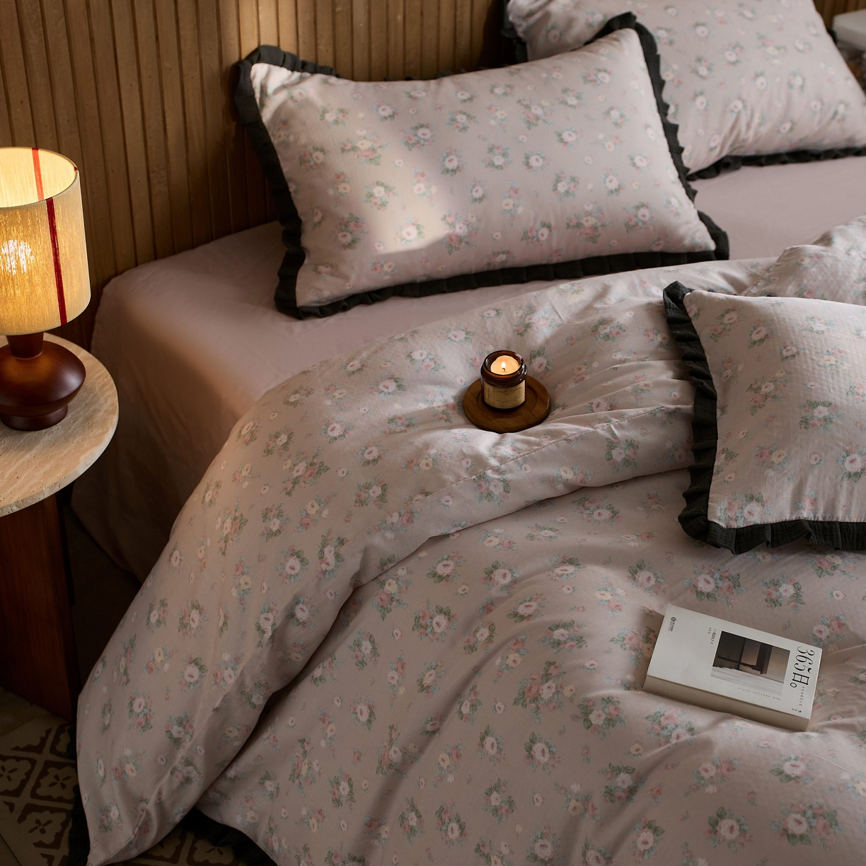 91家纺网 家纺一手货源 找家纺 蓝邻家纺 2025新款全棉纯棉双层纱绉绉花边四件套系列 美丽人生-红