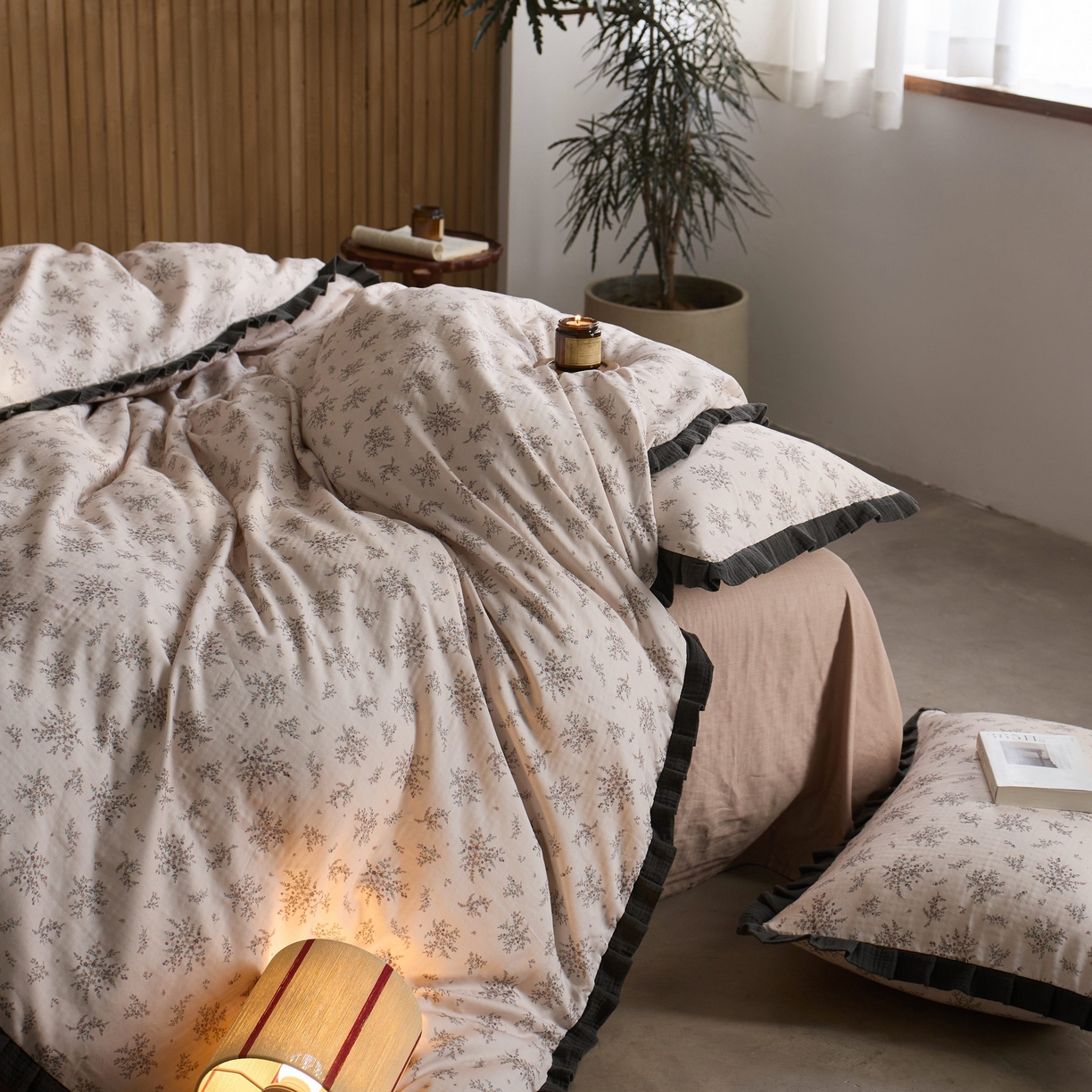 91家纺网 家纺一手货源 找家纺 蓝邻家纺 2025新款全棉纯棉双层纱绉绉花边四件套系列 满天星-咖