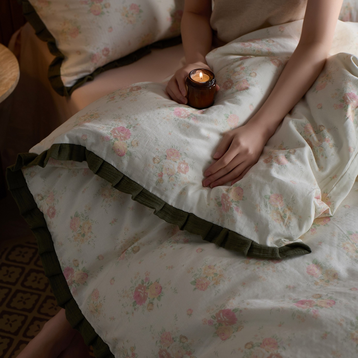 91家纺网 家纺一手货源 找家纺 蓝邻家纺 2025新款全棉纯棉双层纱绉绉花边四件套系列 慕情