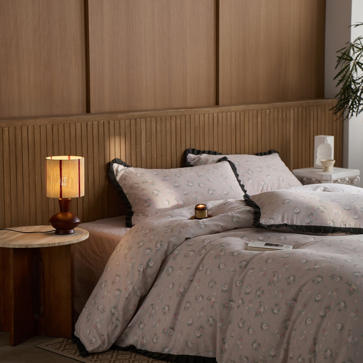 91家纺网 家纺一手货源 找家纺 蓝邻家纺 2025新款全棉纯棉双层纱绉绉花边四件套系列 美丽人生-红