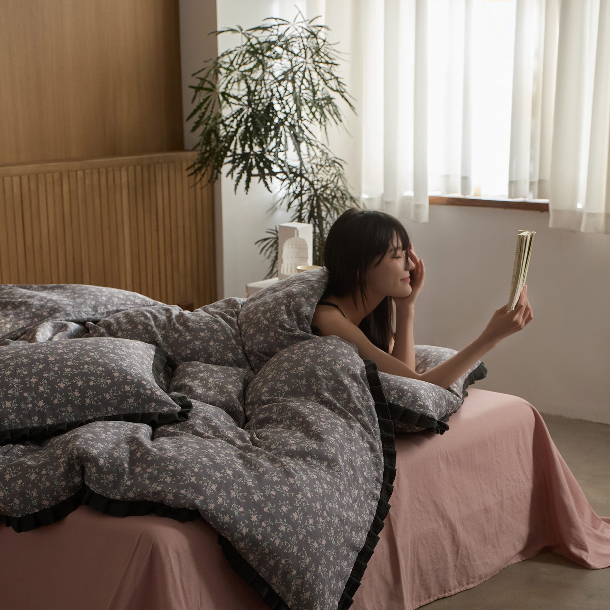 91家纺网 家纺一手货源 找家纺 蓝邻家纺 2025新款全棉纯棉双层纱绉绉花边四件套系列 悠然香-红