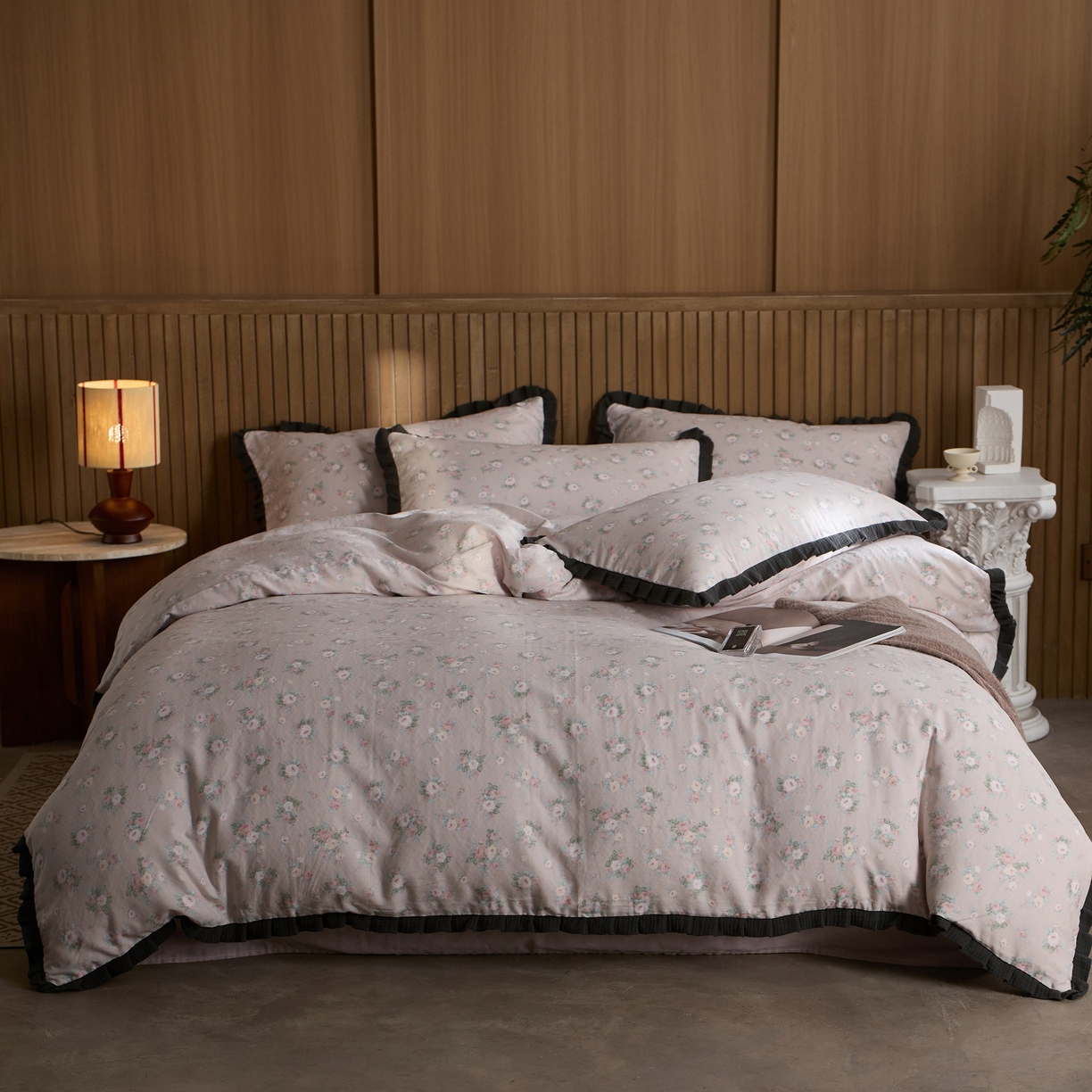 91家纺网 家纺一手货源 找家纺 蓝邻家纺 2025新款全棉纯棉双层纱绉绉花边四件套系列 美丽人生-红