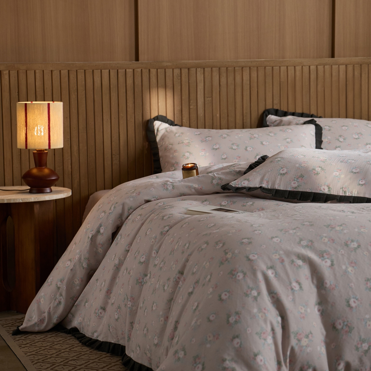 91家纺网 家纺一手货源 找家纺 蓝邻家纺 2025新款全棉纯棉双层纱绉绉花边四件套系列 美丽人生-红