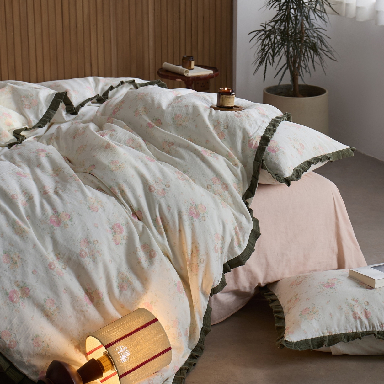 91家纺网 家纺一手货源 找家纺 蓝邻家纺 2025新款全棉纯棉双层纱绉绉花边四件套系列 慕情